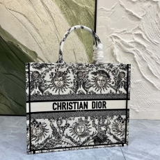 Christian Dior Shopping Bags